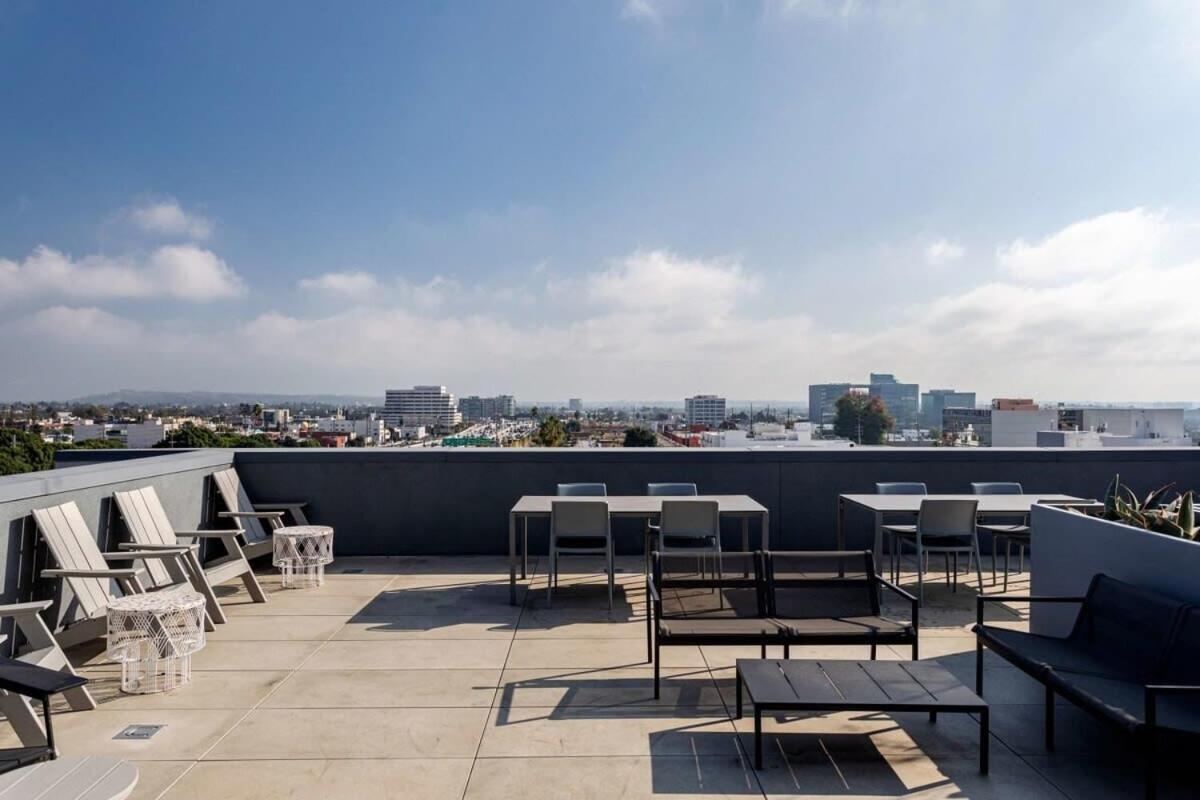 Stylish Near Ucla Coliving Suite W In Unit W&D Los Angeles Exterior foto