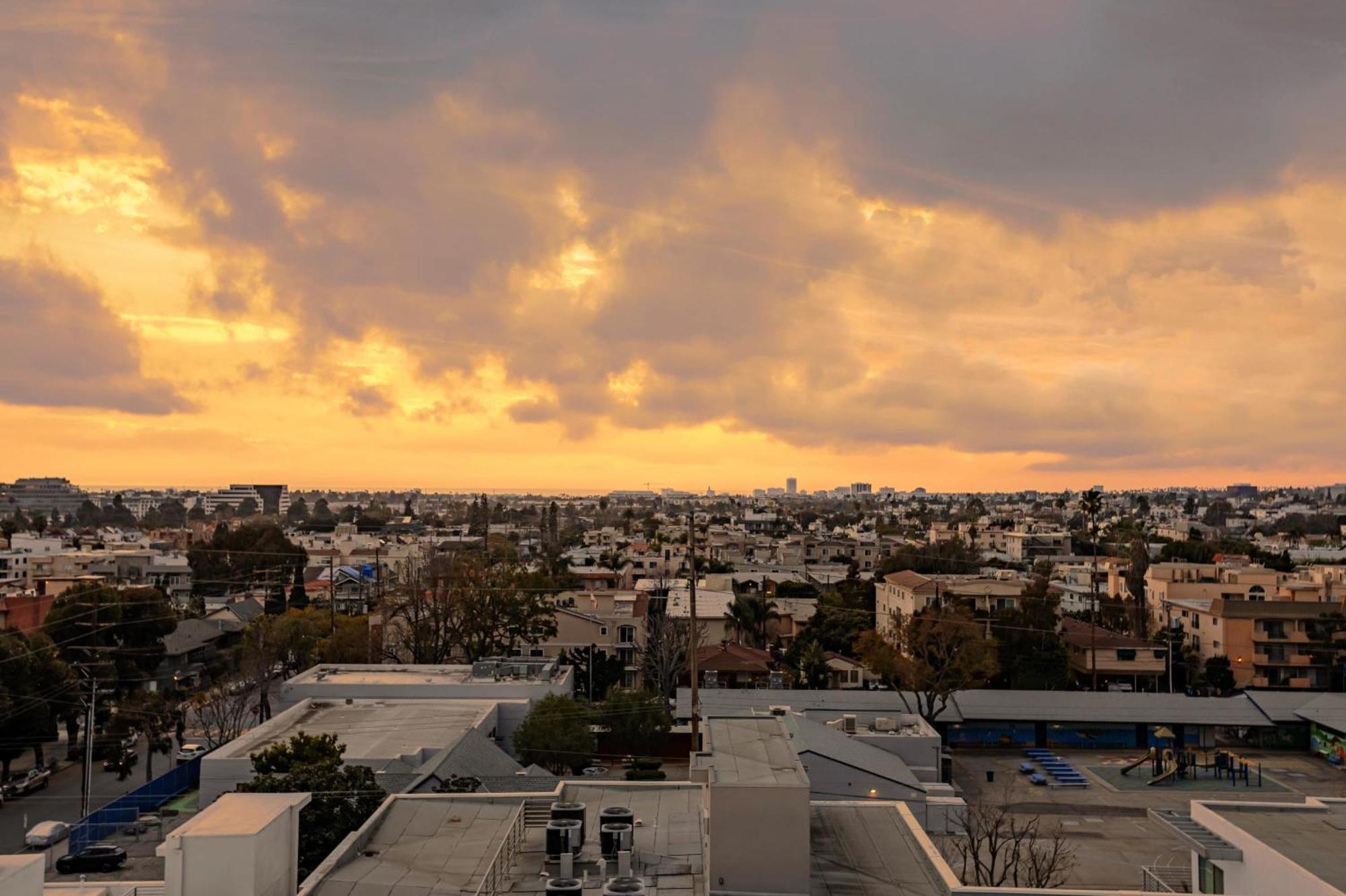 Stylish Near Ucla Coliving Suite W In Unit W&D Los Angeles Exterior foto